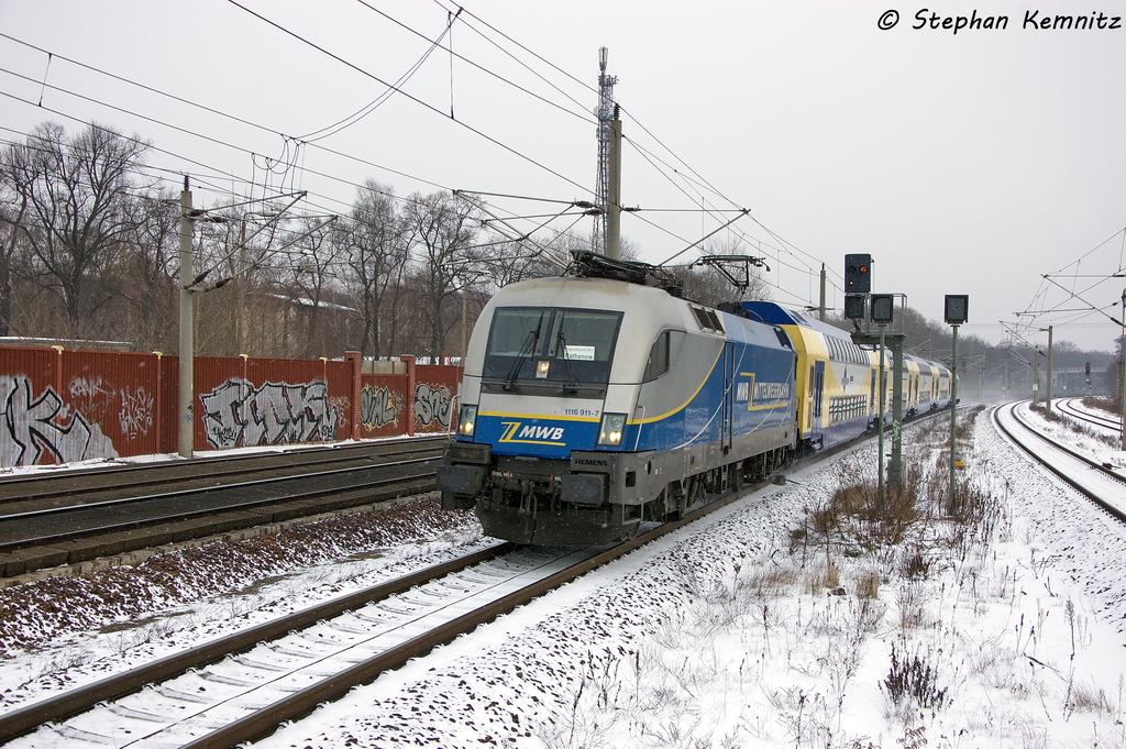 1116 911-7 (182 911-8) MWB - Mittelweserbahn GmbH fr ODEG - Ostdeutsche Eisenbahn GmbH mit dem RE4 (RE 37312) von Ludwigsfelde nach Rathenow, bei der Einfahrt in Rathenow. 27.01.2013