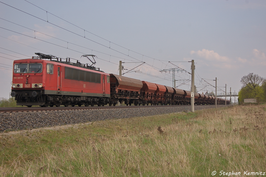 155 031-8 DB Schenker Rail Deutschland AG mit einem Gterzug in Vietznitz und fuhr in Richtung Friesack weiter. 26.04.2013