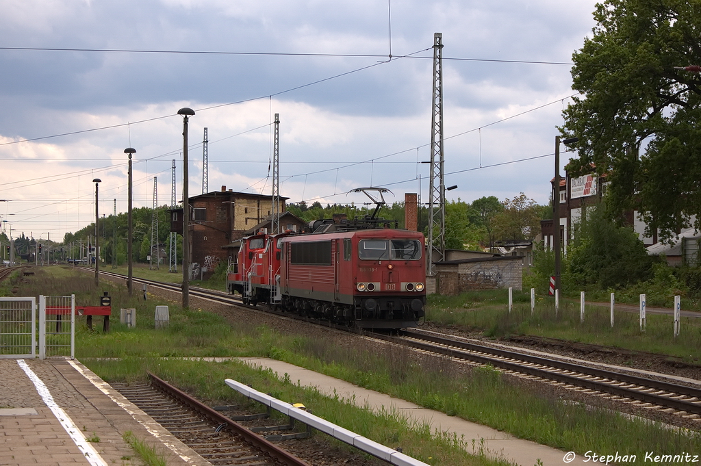 155 138-1 DB Schenker Rail Deutschland AG mit zwei Wagenloks, bei der Durchfahrt in Knigs Wusterhausen und fuhr in Richtung Grnauer Kreuz weiter. Bei den zwei Wagenloks handelte es sich, um die 363 124-9 und 362 941-7. 14.05.2013