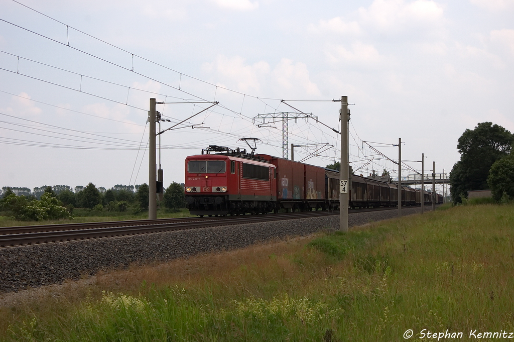 155 239-7 DB Schenker Rail Deutschland AG mit einem S-Wagen Ganzzug in Vietznitz und fuhr in Richtung Wittenberge weiter. 12.06.2013