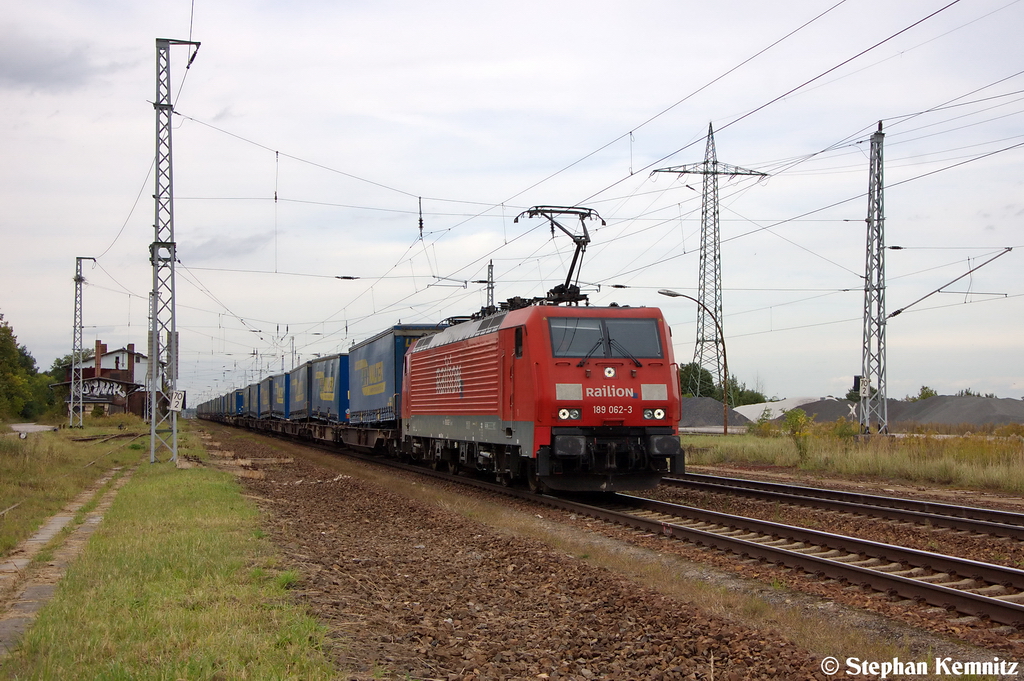 189 062-3 DB Schenker Rail Deutschland AG mit dem KLV  LKW Walter  in Satzkorn und fuhr in Richtung Golm weiter. 25.09.2012