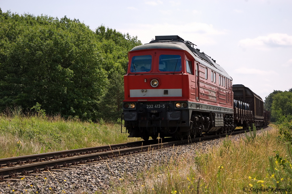 232 413-5 DB Schenker Rail Deutschland AG mit einem gemischtem Gterzug aus Brandenburg Altstadt bei Fohrde und fuhr in Richtung Rathenow weiter. Hinten am Zugende hing noch die 233 040-5. 19.06.2012