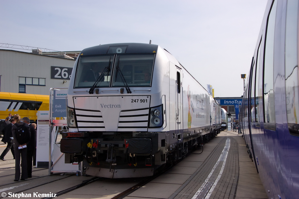 247 901-2 Siemens Mobility stand auf der InnoTrans 2012 in Berlin. Es ist eine Diesel-Elektrische Lokomotive mit einer Leistung von 2400kW und besitzt ein Passagier-Paket. 21.09.2012