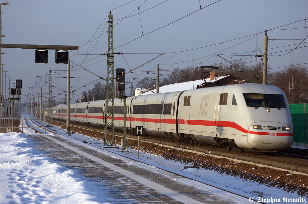 401 080-7 als ICE 876 von Frankfurt(Main) Hbf nach Berlin Ostbahnhof in Rathenow. 30.01.2012