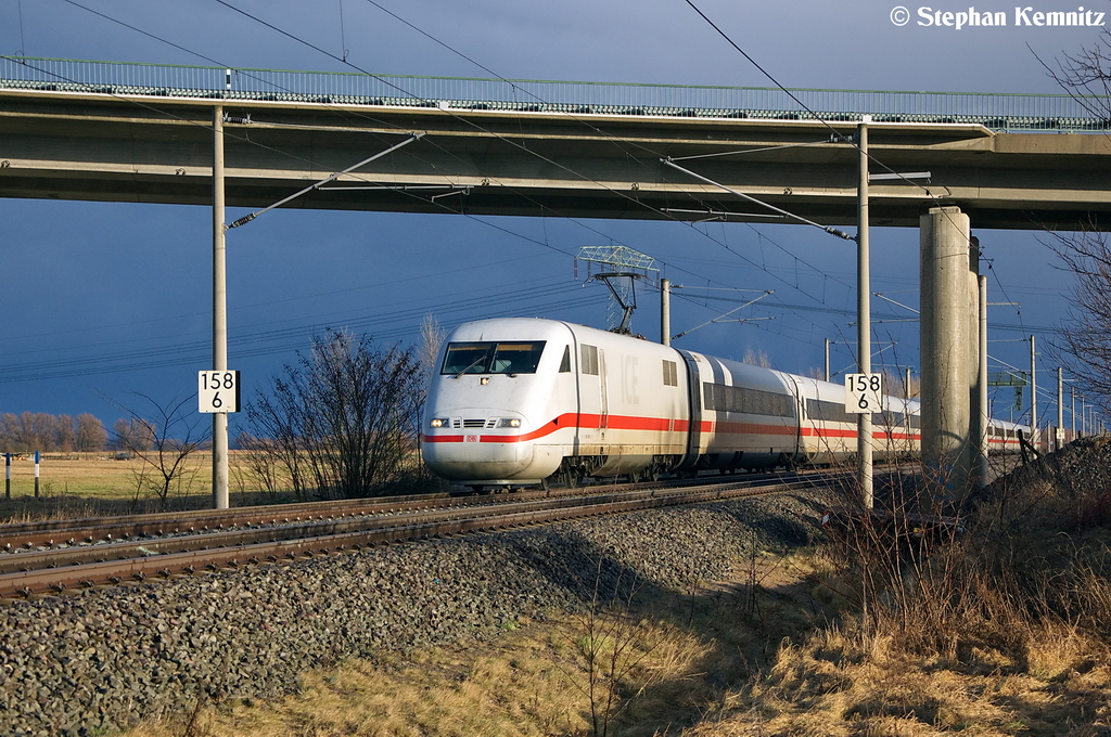 401 552-5  Hanau  als ICE 691 von Berlin Ostbahnhof nach München Hbf bei Nennhausen. 30.12.2012