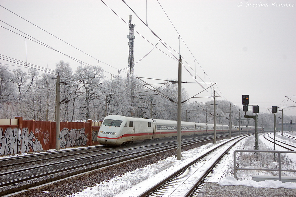 402 012-9  Potsdam  als ICE 942 von Berlin Ostbahnhof nach Kln/Bonn Flughafen in Rathenow. Dahinter 402 026-9  Lutherstadt Wittenberg  als ICE 952 nach Kln Hbf. 10.02.2013