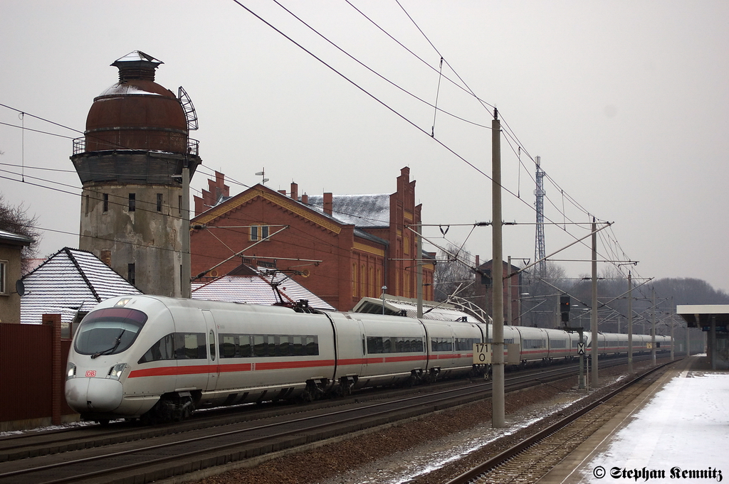 411 059-9  Passau  als ICE 1548 von Berlin Ostbahnhof nach Kln/Bonn Flughafen & 411 031-8  Trier  als ICE 1538 von Berlin Ostbahnhof nach Kln Hbf in Rathenow. 28.01.2012