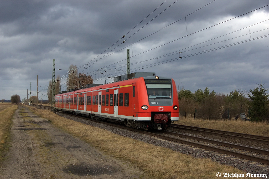 425 011/511 als RB30 (RB 17821) von Wittenberge nach Schnebeck-Bad Salzelmen in Mahlwinkel. 25.02.2012