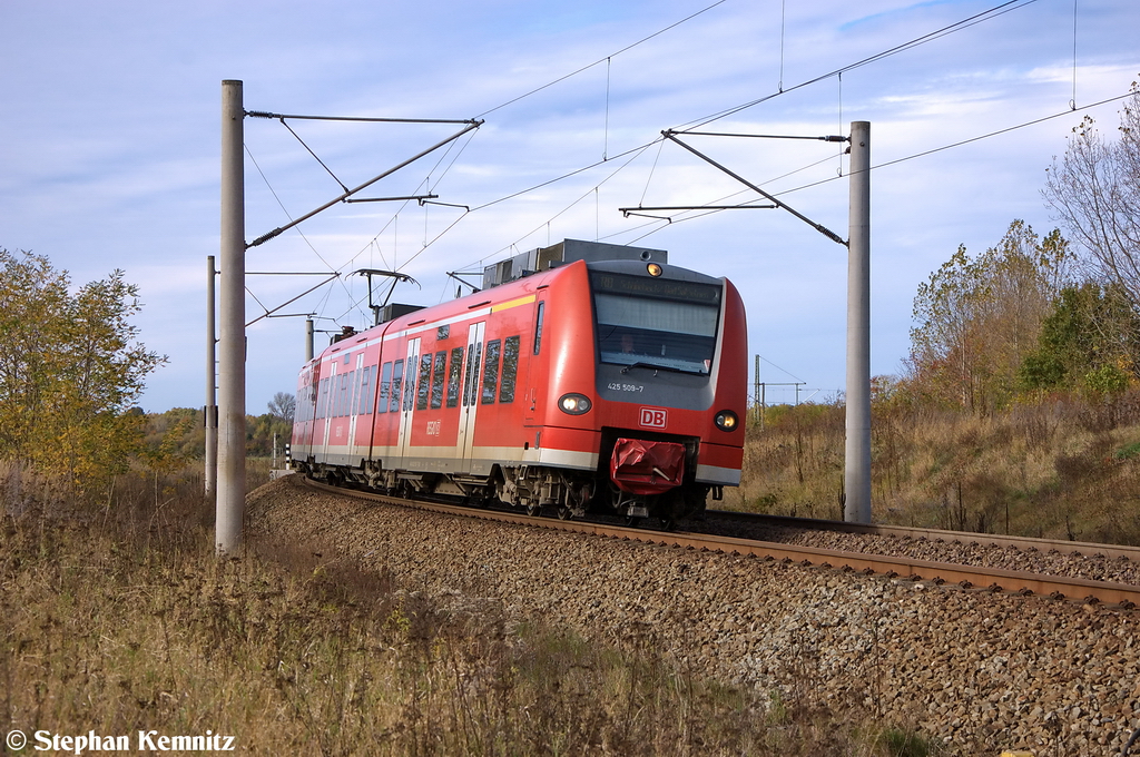 425 509-7 als RB30 (RB 17821) von Wittenberge nach Schnebeck-Bad Salzelmen in Stendal(Wahrburg). 26.10.2012