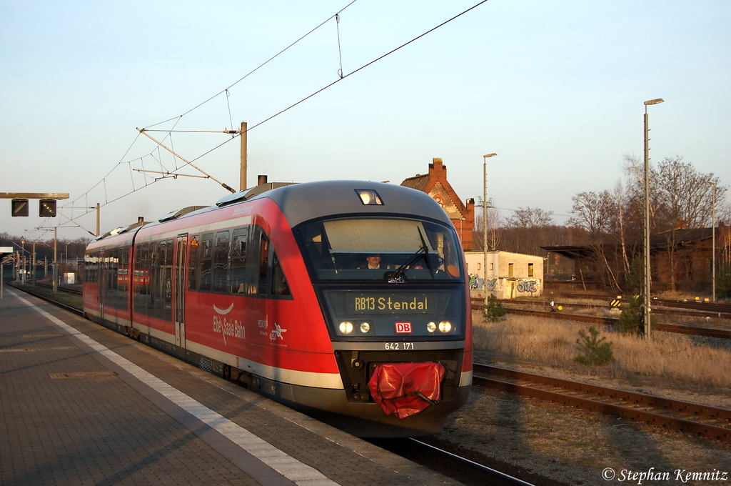 642 171/671 als RB13 (RB 17968) von Rathenow nach Stendal. bei der Ausfahrt in Rathenow. 27.03.2012