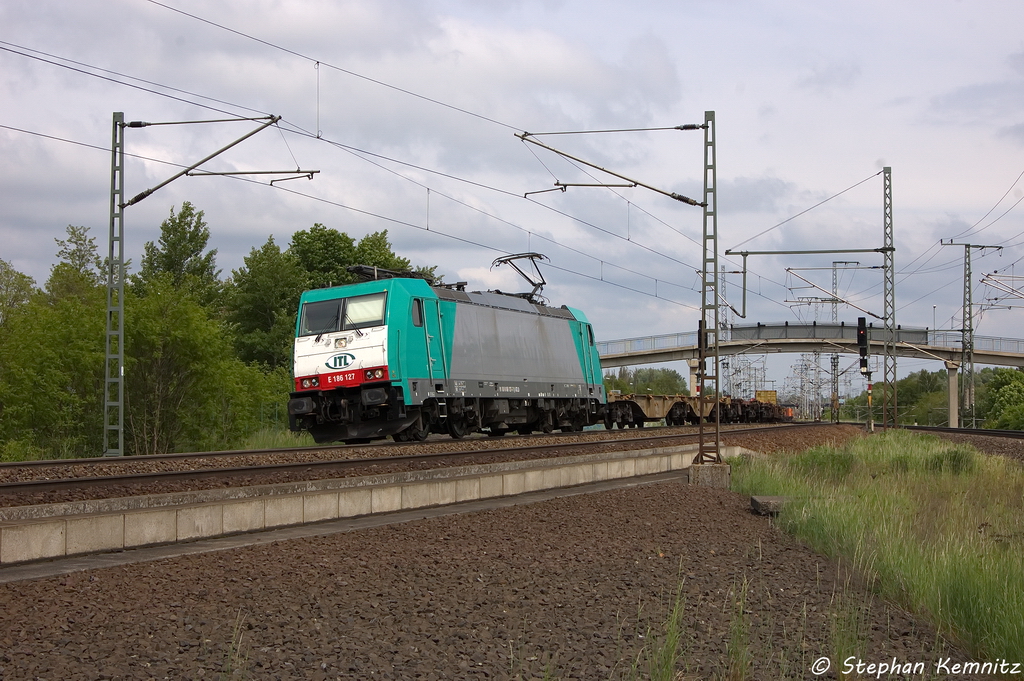 E 186 127 ITL - Eisenbahngesellschaft mbH mit einem Containerzug in Stendal(Wahrburg) und fuhr in Richtung Wittenberge weiter. 24.05.2013