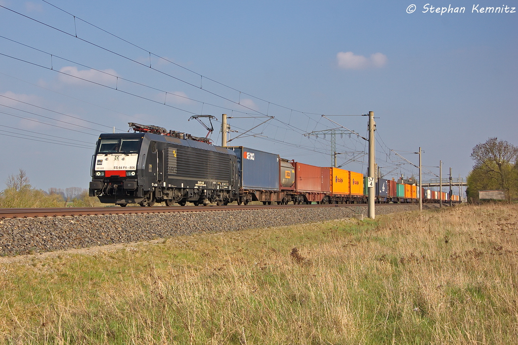 ES 64 F4 - 806 (189 806-3) MRCE Dispolok GmbH fr DB Schenker Rail Deutschland AG mit einem Containerzug in Vietznitz und fuhr in Richtung Friesack weiter. 25.04.2013