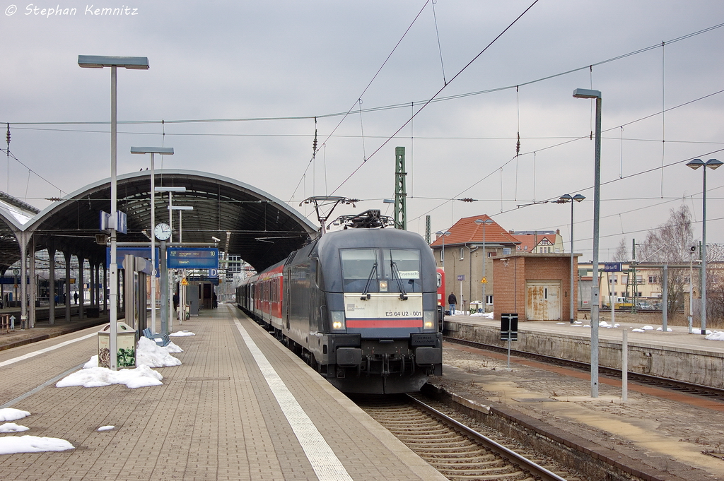 ES 64 U2 - 001 (182 501-7) MRCE Dispolok GmbH fr DB Regio AG mit der RB20 (RB 16324) von Halle(Saale)Hbf nach Eisenach in Halle(Saale). 04.04.2013