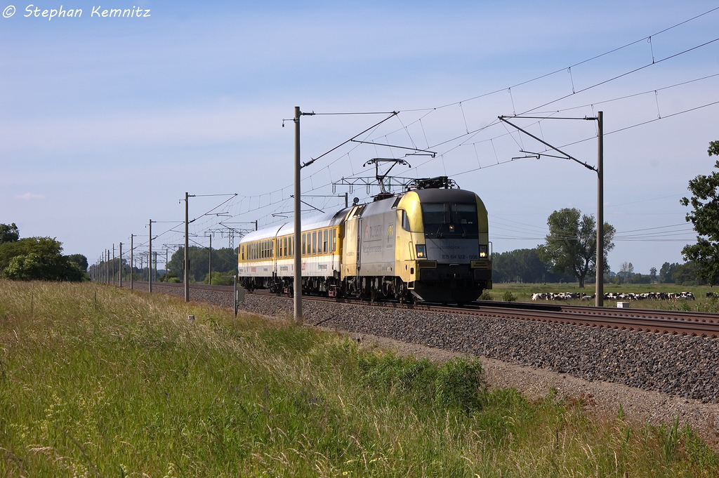 ES 64 U2 - 006 (182 506-6) MRCE - Mitsui Rail Capital Europe GmbH fr DB Systemtechnik GmbH mit einem Gleismesszug in Vietznitz und fuhr in Richtung Nauen weiter. 17.06.2013