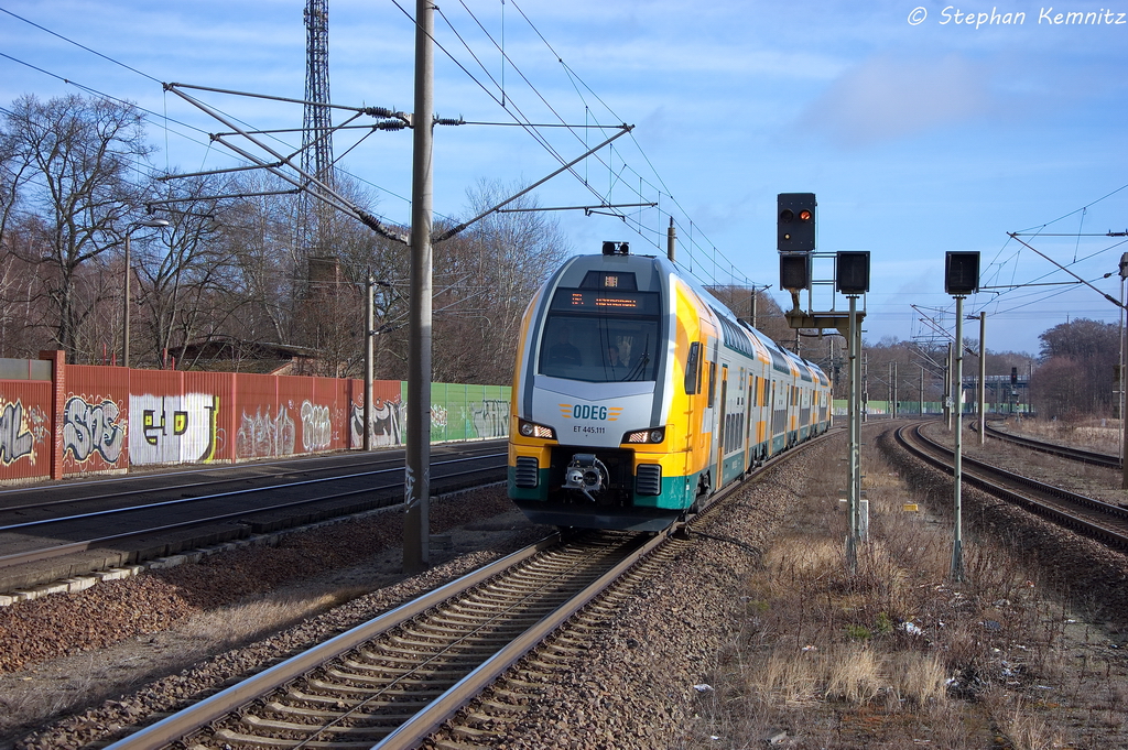 ET 445.111 (445 111-8) ODEG - Ostdeutsche Eisenbahn GmbH als RE4 (RE 37310) von Ludwigsfelde nach Rathenow, bei der Einfahrt in Rathenow. 03.02.2013 