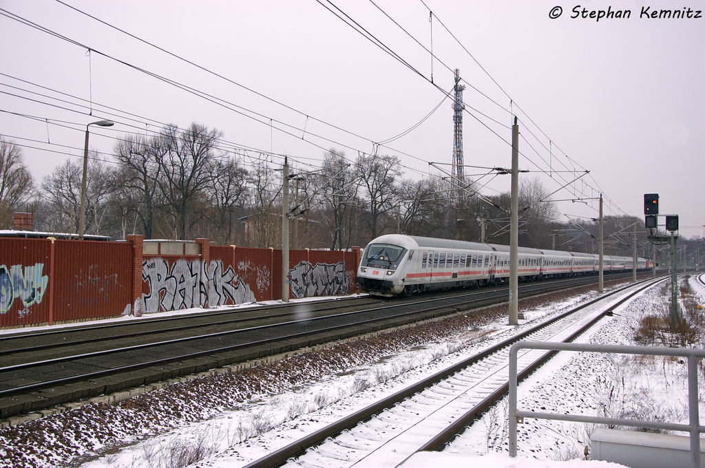 IC 1991 von Berlin Südkreuz nach Frankfurt(Main)Hbf in Rathenow und geschoben hatte die 120 114-4. 27.01.2013