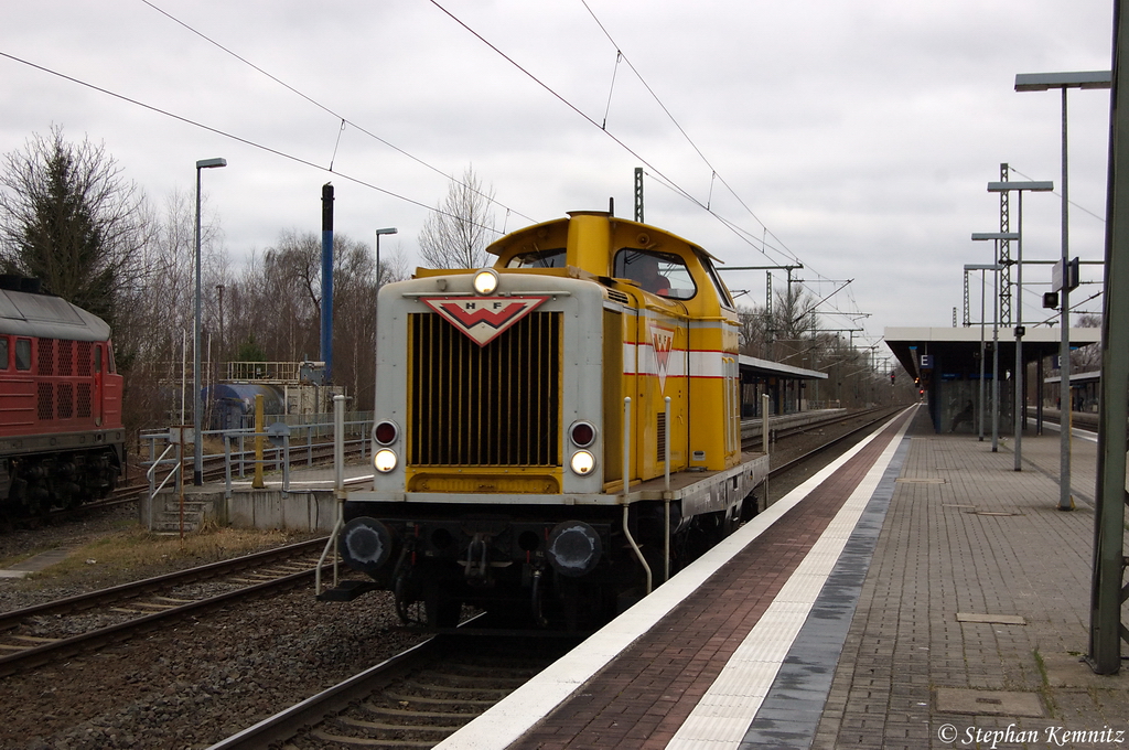 Wiebe Lok Nr. 3 (212 192-9) Ex Deutsche Bundesbahn  V 100 2192  Wiebe Logistik GmbH als Lz in Brandenburg in Richtung Werder(Havel) unterwegs. 13.03.2012