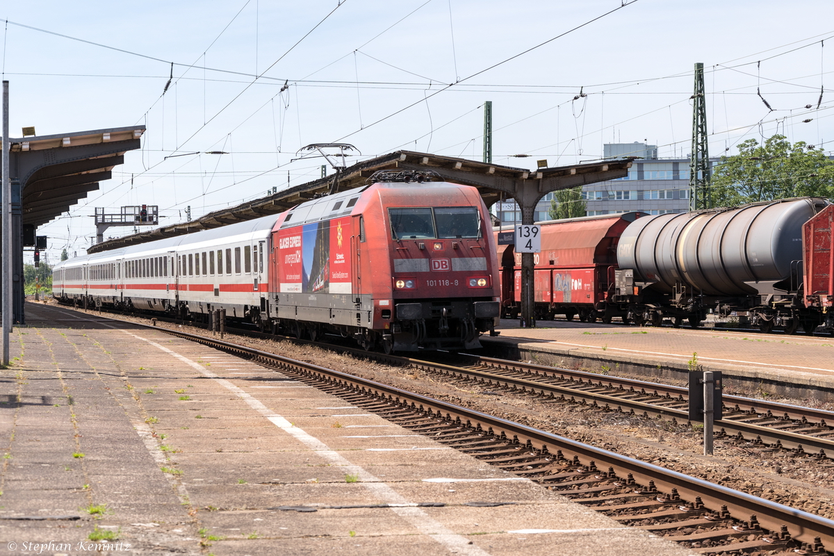 101 118-8  GLACIER EXPRESS unvergessliCH  mit dem IC 2037 von Norddeich Mole nach Leipzig Hbf in Magdeburg-Neustadt. 17.06.2015