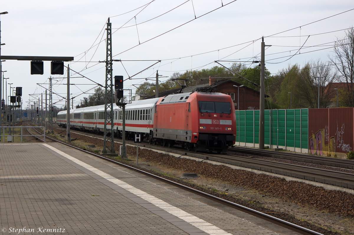 101 145-1 mit dem IC 1931 von Hamburg Hbf nach Berlin Südkreuz in Rathenow. 17.04.2014