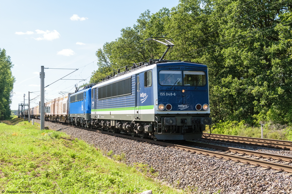 155 048-6 PRESS (155 213-2) mit der Wagenlok 140 831-9 und einem leeren Hackschnitzelzug in Nennhausen und fuhr weiter in Richtung Wustermark. Netten Gruß zurück an den Tf! 23.07.2020
