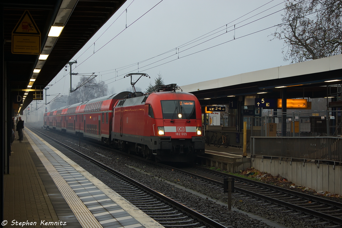 182 005-9 mit dem RE1 (RE 18173) von Brandenburg Hbf nach Frankfurt(Oder) im Brandenburger Hbf. 30.11.2013
