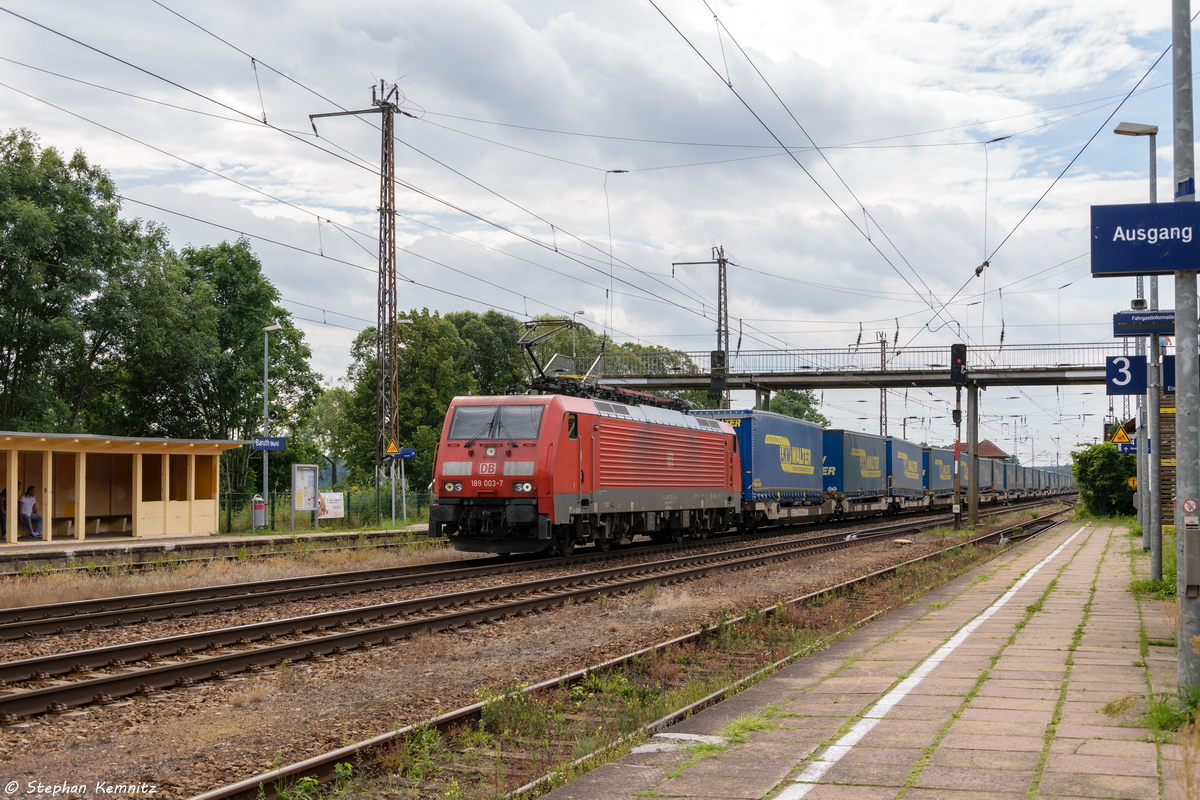 189 003-7 DB Cargo mit dem KLV  LKW Walter  in Baruth(Mark) und fuhr weiter in Richtung Wünsdorf-Waldstadt. 04.08.2016