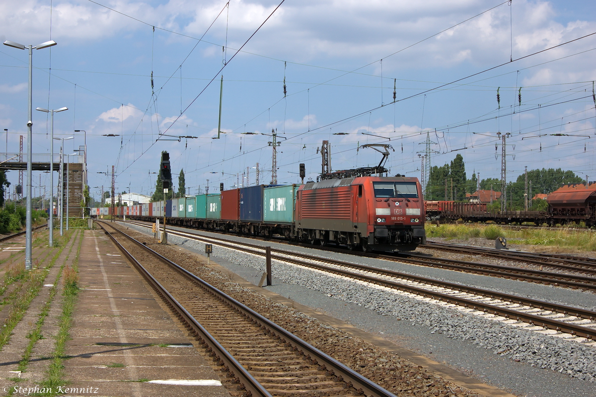 189 015-1 DB Schenker Rail Deutschland AG mit einem Metrans Containerzug, bei der Durchfahrt in Magdeburg-Eichenweiler. 15.07.2014