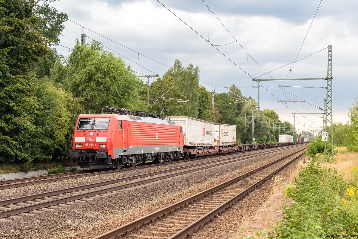 189 057-3 DB Cargo mit einem KLV in Friesack und fuhr weiter in Richtung Nauen. 11.08.2018