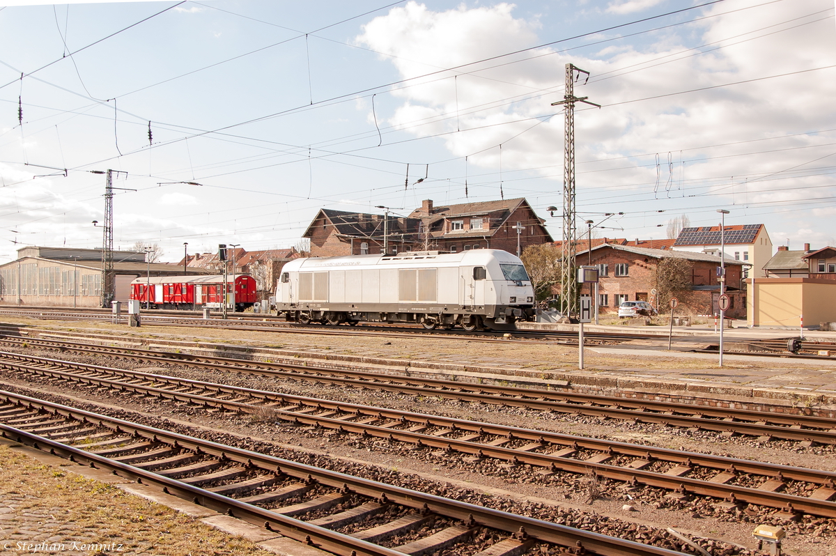 223 143-9 LHG Service Gesellschaft mbH fuhr solo durch Stendal, weiter in Richtung Wittenberge am 06.04.2015. Die Lok hatte eine defekte Frontscheibe gehabt