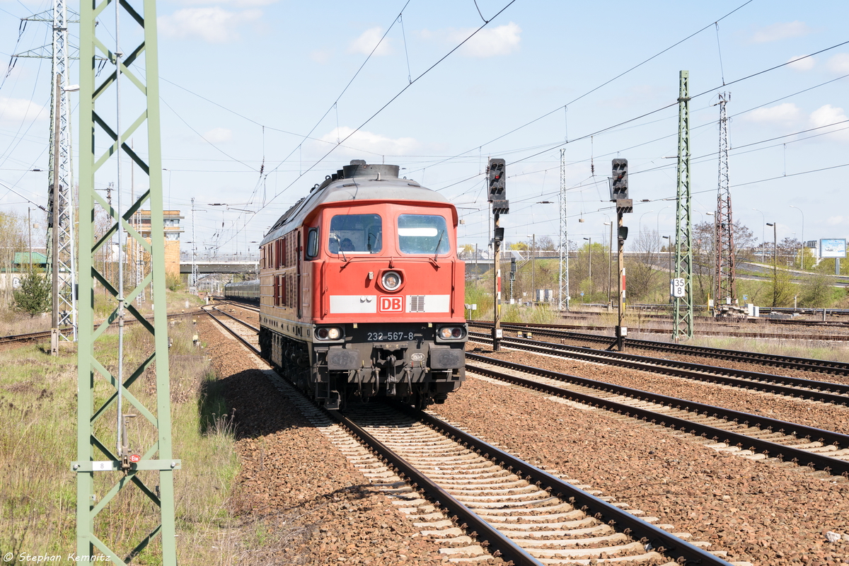 232 567-8 DB Cargo kam solo durch Berlin-Schönefeld Flughafen und fuhr weiter in Richtung Glasower Damm. 22.04.2016