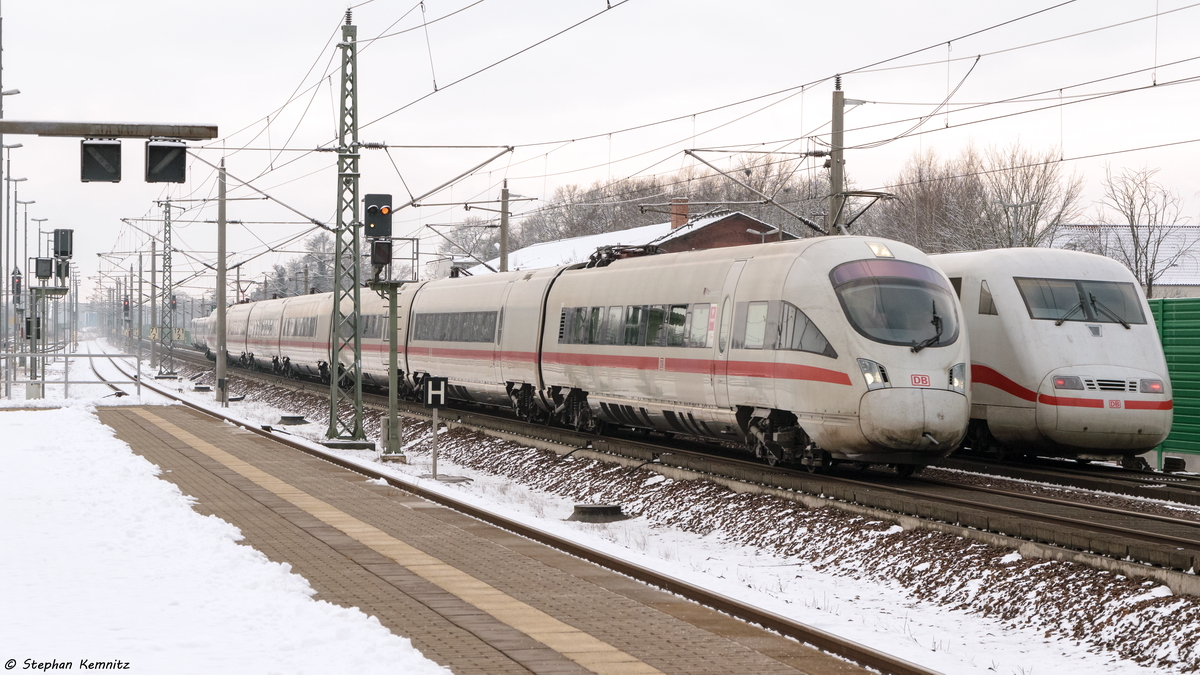 411 551-5  Elsterwerda  als ICE 1683 von Hamburg-Altona nach München Hbf in Rathenow. Wegen einem  Notarzteinsatzes am Gleis/Selbstmord  wurde der ICE über Uelzen, Salzwedel, Stendal und Rathenow umgeleitet. 17.01.2016