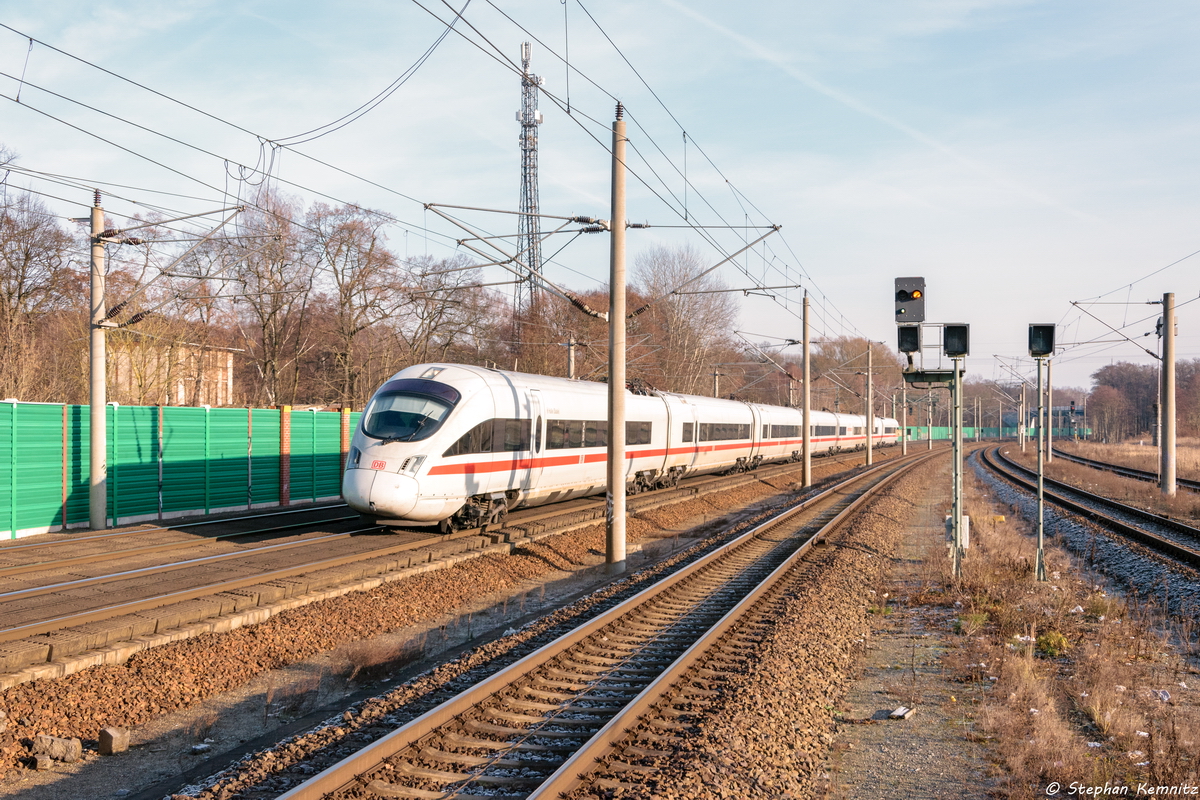 411 573-9  Halle(Saale)  als ICE 2901 für ICE 1071 von Berlin Ostbahnhof nach Frankfurt(Main)Hbf in Rathenow. 16.12.2016
