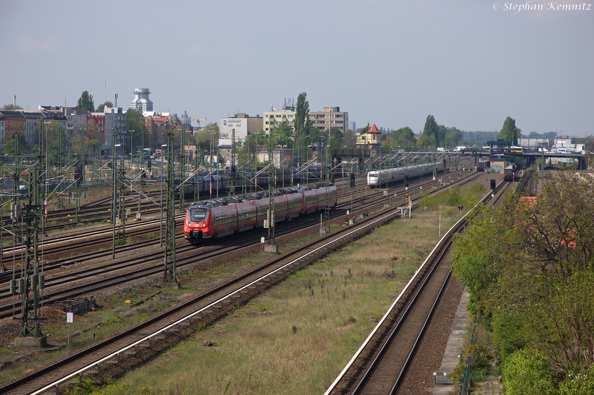 442 327-3 & 442 133-5 als RB10 (RB 18963) von Nauen nach Berlin Hbf (tief) in Berlin Westhafen. 22.04.2014