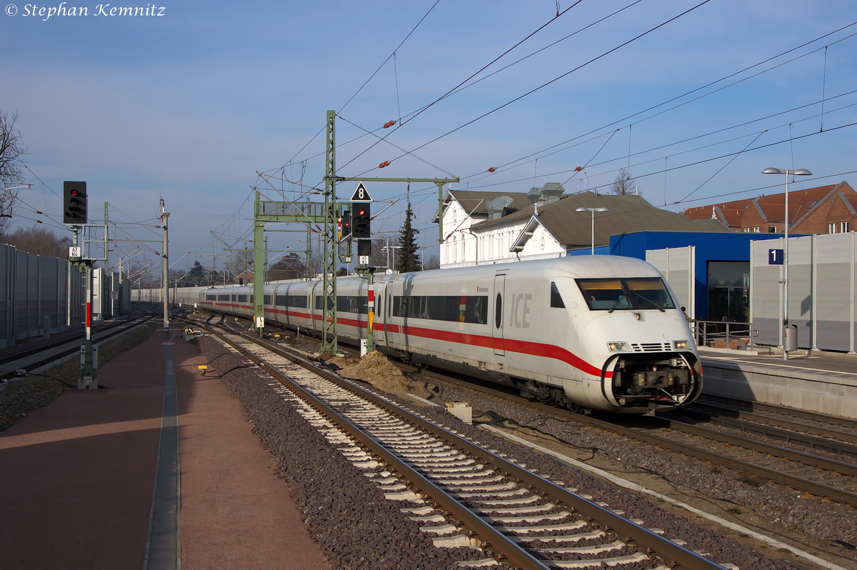 808 001-2  Rheinsberg  als ICE 587 von Hamburg-Altona nach München Hbf, bei der Durchfahrt in Winsen(Luhe). 04.02.2014
