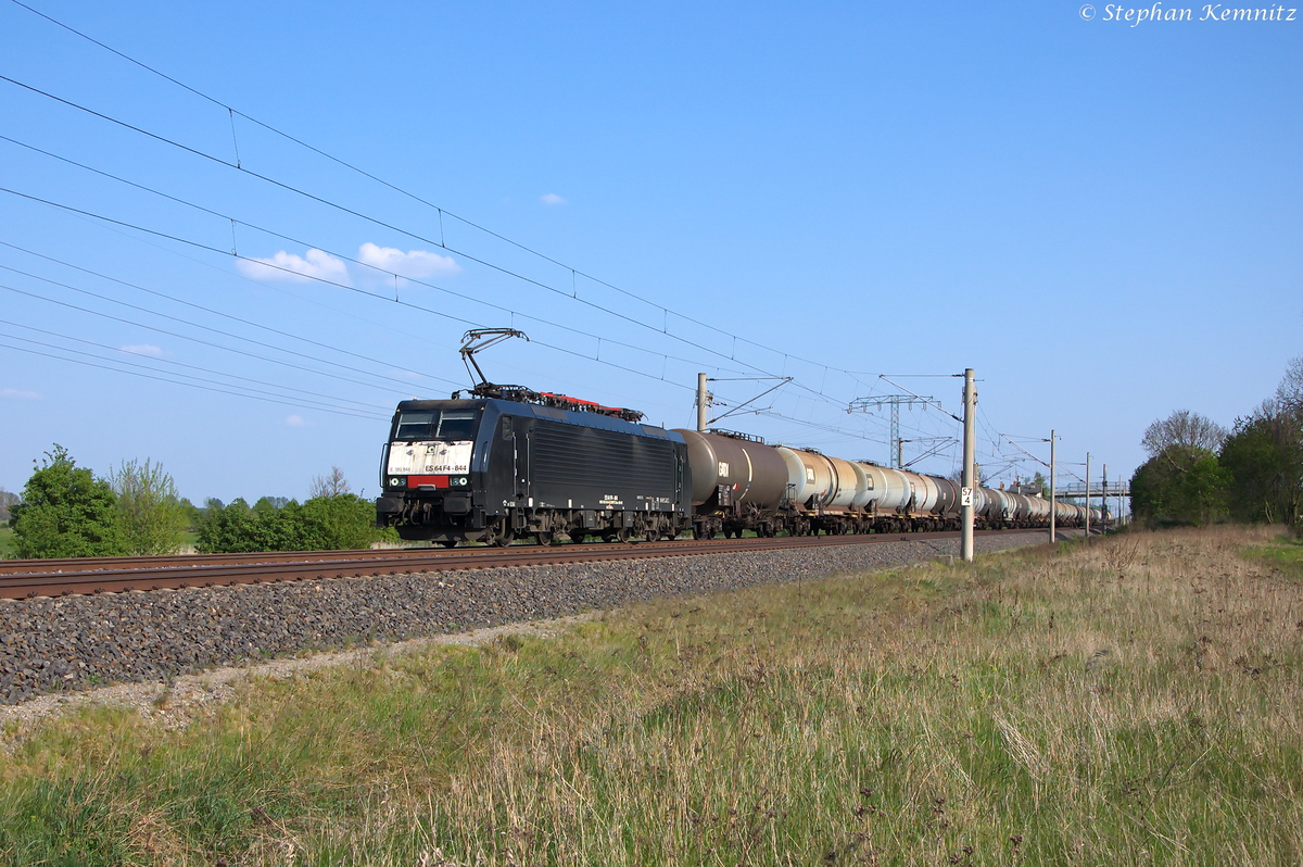 ES 64 F4 - 844 (189 844-4) MRCE Dispolok GmbH für PKP CARGO mit einem Kesselzug  Dieselkraftstoff oder Gasöl oder Heizöl (leicht)  in Vietznitz und fuhr in Richtung Wittenberge weiter. 25.04.2014