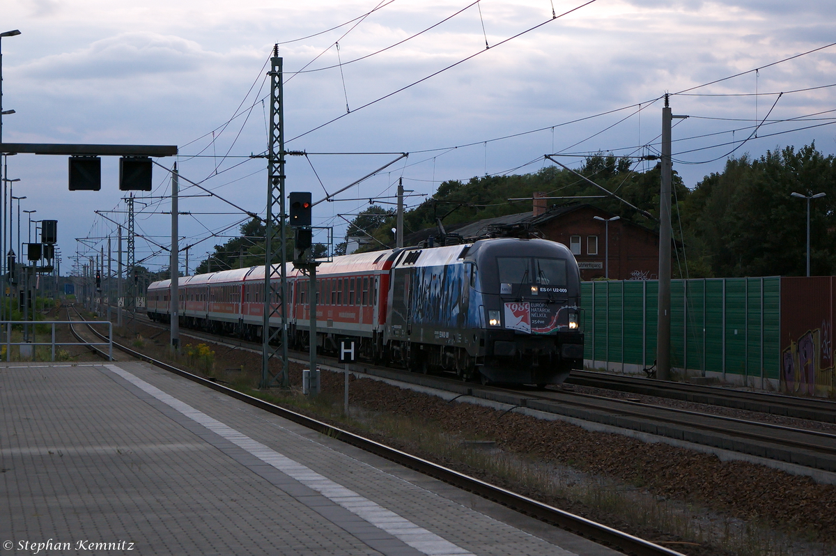 ES 64 U2 - 009  Europa ohne Grenzen  (182 509-0) MRCE Dispolok GmbH für DB Regio AG mit dem IRE  Berlin-Hamburg-Express  (IRE 18595) von Hamburg Hbf nach Berlin Ostbahnhof in Rathenow. 22.08.2014
