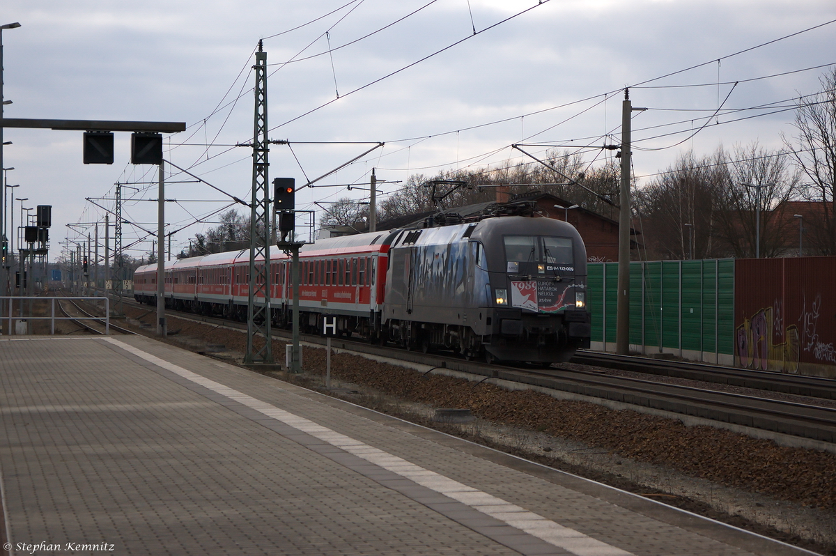 ES 64 U2 - 009  Europa ohne Grenzen  (182 509-0) MRCE Dispolok GmbH für DB Regio AG mit dem IRE  Berlin-Hamburg-Express  (IRE 18095) von Hamburg Hbf nach Berlin Ostbahnhof in Rathenow. 22.02.2015