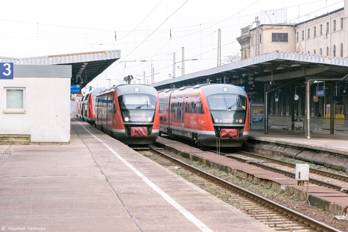 Im Magdeburger Hbf stand auf Gleis 3a die 642 669-5 als RB41 (RB 16479) nach Aschersleben und auf Gleis 2a stand 642 690-1 als RB36 (RB 16412) nach Wolfsburg Hbf. 16.01.2016