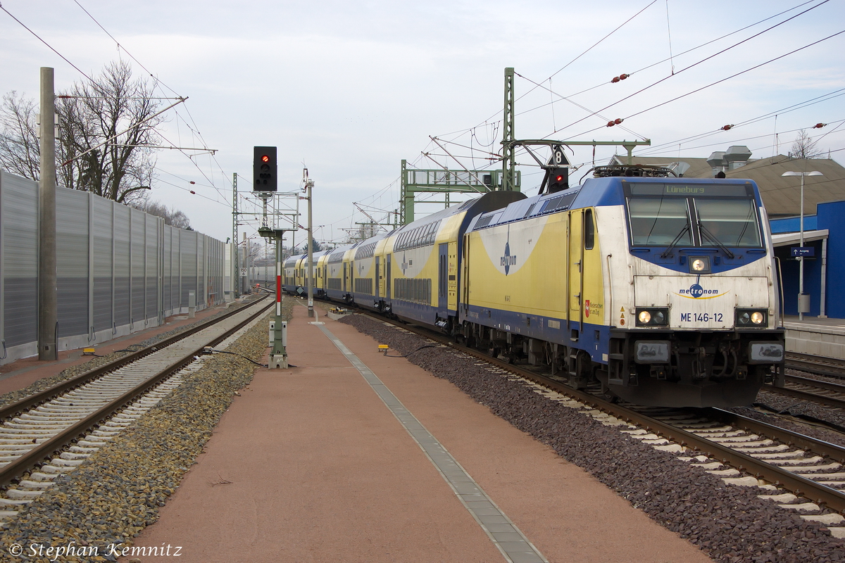 ME 146-12  Northeim  (146 512-9) metronom Eisenbahngesellschaft mbH mit dem metronom (ME 81615) von Hamburg-Harburg nach Lüneburg, bei der Einfahrt in Winsen(Luhe). 04.02.2014