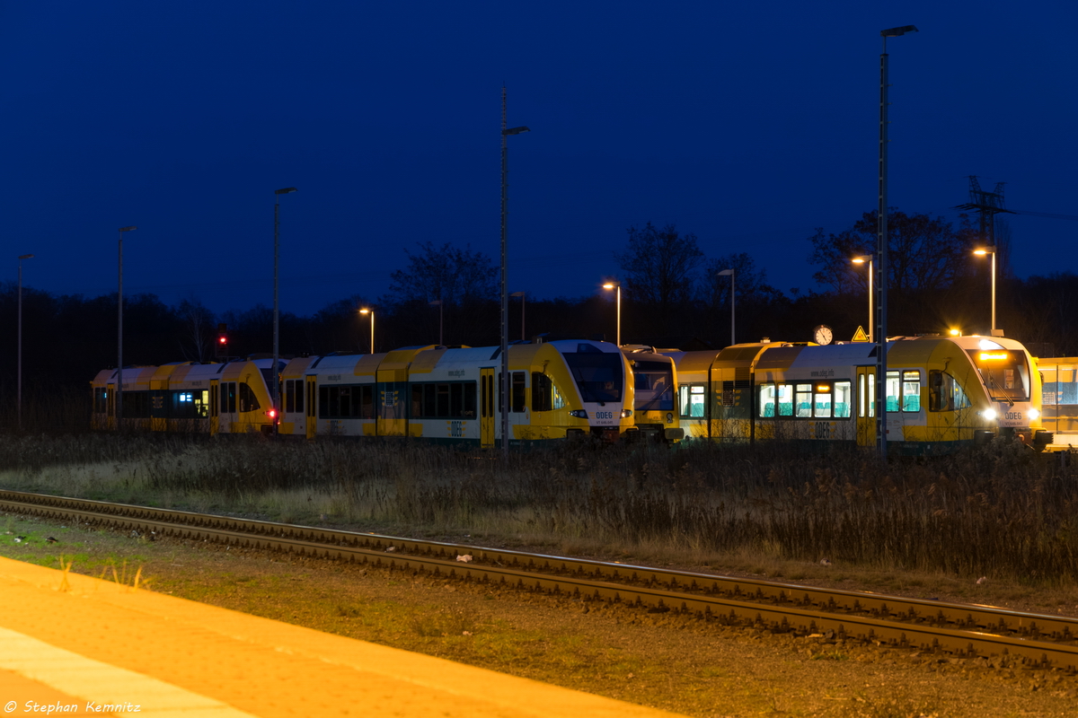 VT 646.043 (646 043-9) ODEG - Ostdeutsche Eisenbahn GmbH als RB51 (RB 68873) von Rathenow nach Brandenburg Hbf in Rathenow am 12.12.2015. Daneben waren noch abstellt der VT 646.041 & VT 646.045, diese zwei werden vermute ich am 13.12.2015 die RB34 Leistungen (Rathenow-Stendal) fahren.