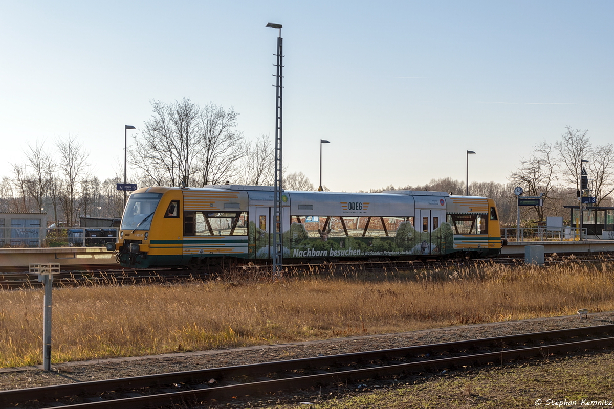 VT 650.90 (650 090-3) ODEG - Ostdeutsche Eisenbahn GmbH stand in Rathenow und wartete auf neue Einsätze. 26.12.2017
