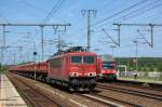 155 128-2 mit einem Fans Ganzzug in Golm und fuhr in Richtung Potsdam Pirschheide weiter. 14.05.2012