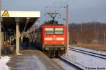 112 120-1 mit dem RE4 (RE 37311) von Rathenow nach Jterbog, stand Heute auf Gleis 2 in Rathenow. 10.02.2012 