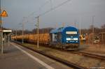 rathenow/187468/253-015-8-press-223-052-2-mit 253 015-8 PRESS (223 052-2) mit einem Holzzug in Rathenow in Richtung Stendal unterwegs. 28.03.2012