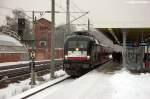 ES 64 U2 - 002 (182 502-5) MRCE Dispolok GmbH fr ODEG - Ostdeutsche Eisenbahn GmbH kam mit dem RE4 (RE 37318) aus Ludwigsfelde in Rathenow an und wurde dann vom Zug abgekoppelt. 12.12.2012