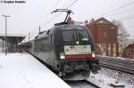 ES 64 U2 - 097 (182 597-5) MRCE Dispolok GmbH fr ODEG - Ostdeutsche Eisenbahn GmbH mit dem RE4 (RE 37321) von Rathenow nach Ludwigsfelde in Rathenow. Netten Gru an den ODEG-Tf! 22.12.2012