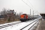 V160.7 (203 150-8) hvle - Havellndische Eisenbahn AG mit einem Uacns Ganzzug aus Premnitz, bei der Durchfahrt in Rathenow und fuhr in Richtung Wustermark weiter. 27.01.2013