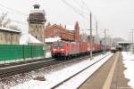 189 063-1 DB Cargo mit einem Containerzug in Rathenow und fuhr weiter in Richtung Stendal.