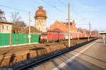 189 064-9 DB Cargo mit dem Containerzug (GA 49438) von Frankfurt(Oder) Grenze nach Fallersleben in Rathenow.