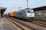 stendal/423467/386-008-7-metrans-rail-sro-mit 386 008-7 METRANS Rail s.r.o. mit einem Containerzug in Stendal und fuhr weiter in Richtung Salzwedel. 24.04.2015